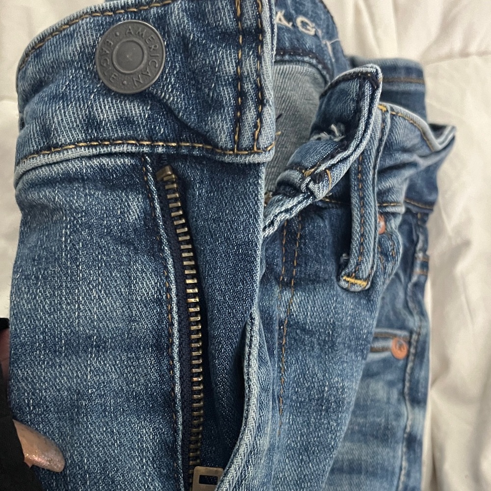 American Eagle Outfitters Women's Classic Blue Straight Leg Jeans - Picture 7 of 7